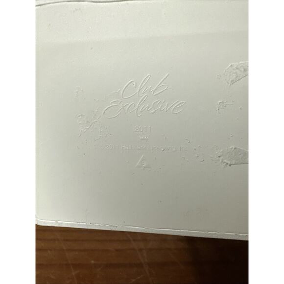 Christmas Window #9 Sporting Goods Store 2011 Hallmark Keepsake Ornament - Picture 5 of 5